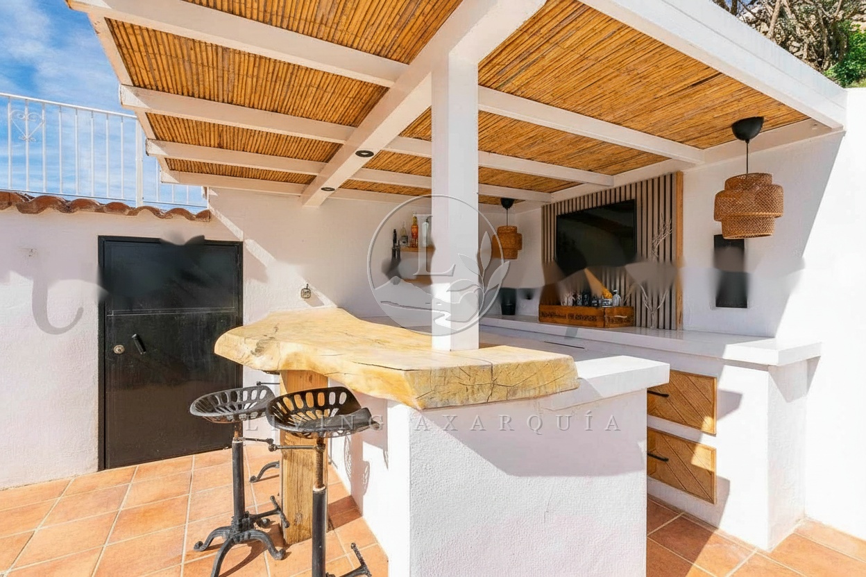 Exclusiva Villa con Piscina, Apartamento de Invitados y Vistas Panorámicas en Cómpeta - Gallery 9